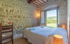 3 Schlafzimmer, Reisekinderbett, kostenloses WLAN, Bettwäsche