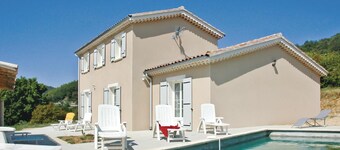 5 bedroom lovely home in Saint Thome