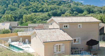 5 bedroom lovely home in Saint Thome