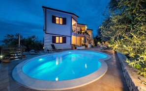 Beheizter Pool