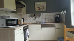 Køleskab, mikrobølgeovn, ovn, opvaskemaskine