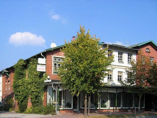 Unclassified image, 1 of 9, button