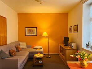 Unclassified image, 2 of 9, button