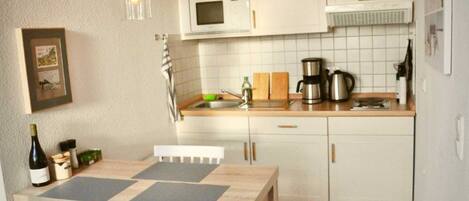 Kühlschrank, Mikrowelle