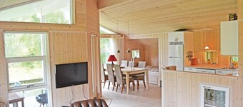 2 bedroom stunning home in Væggerløse