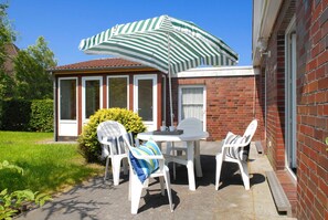 Unclassified image, 4 of 27, button