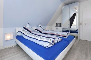 Unclassified image, 5 of 27, button