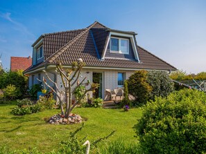 Unclassified image, 4 of 14, button