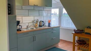 冰箱、微波炉、烤箱、高脚椅