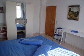 2 habitaciones, cuna de viaje, wifi y ropa de cama