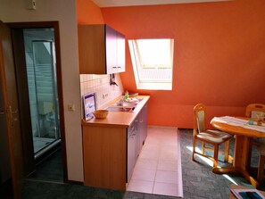 Unclassified image, 2 of 11, button - De Lütte - Ruegen-Fewo 28 a (Middelhagen)