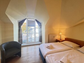 2 Schlafzimmer, Reisekinderbett, WLAN, Bettwäsche