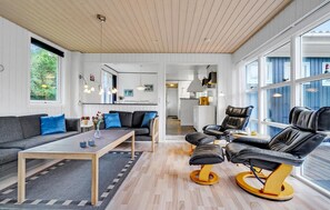 Fernseher, Kamin, Videospiele, DVD-Player