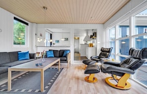 Fernseher, Kamin, Videospiele, DVD-Player
