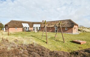 Property grounds - Beautiful home in Ringkøbing with sauna (Ringkøbing)