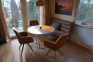 Unclassified image, 5 of 11, button