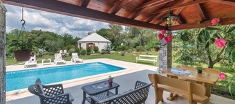 1 bedroom awesome home in Manjadvorci