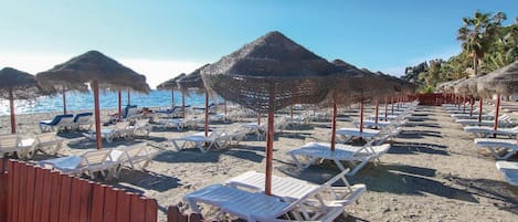 Vlak bij het strand, vissen