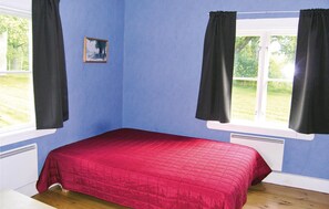 2 bedrooms, travel crib