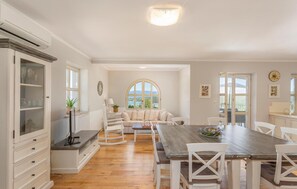 Dining - Stunning home in Malinska with WiFi (Malinska)