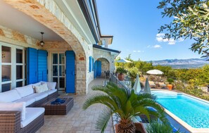 Pool - Nice home in Malinska (Malinska)