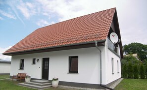 Unclassified image, 2 of 25, button