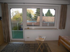 Unclassified image, 3 of 25, button