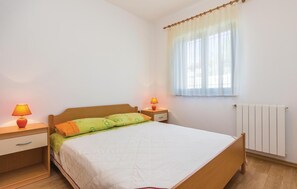 2 عدّة غرف نوم وواي فاي مجانًا وملاءات أسرّة