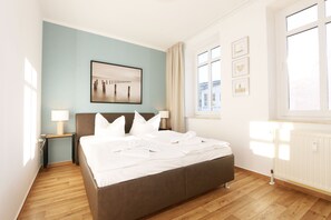 Unclassified image, 3 of 27, button