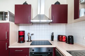 Refrigerador, microondas, horno y lavavajillas 