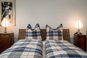 2 bedrooms, travel crib, free WiFi