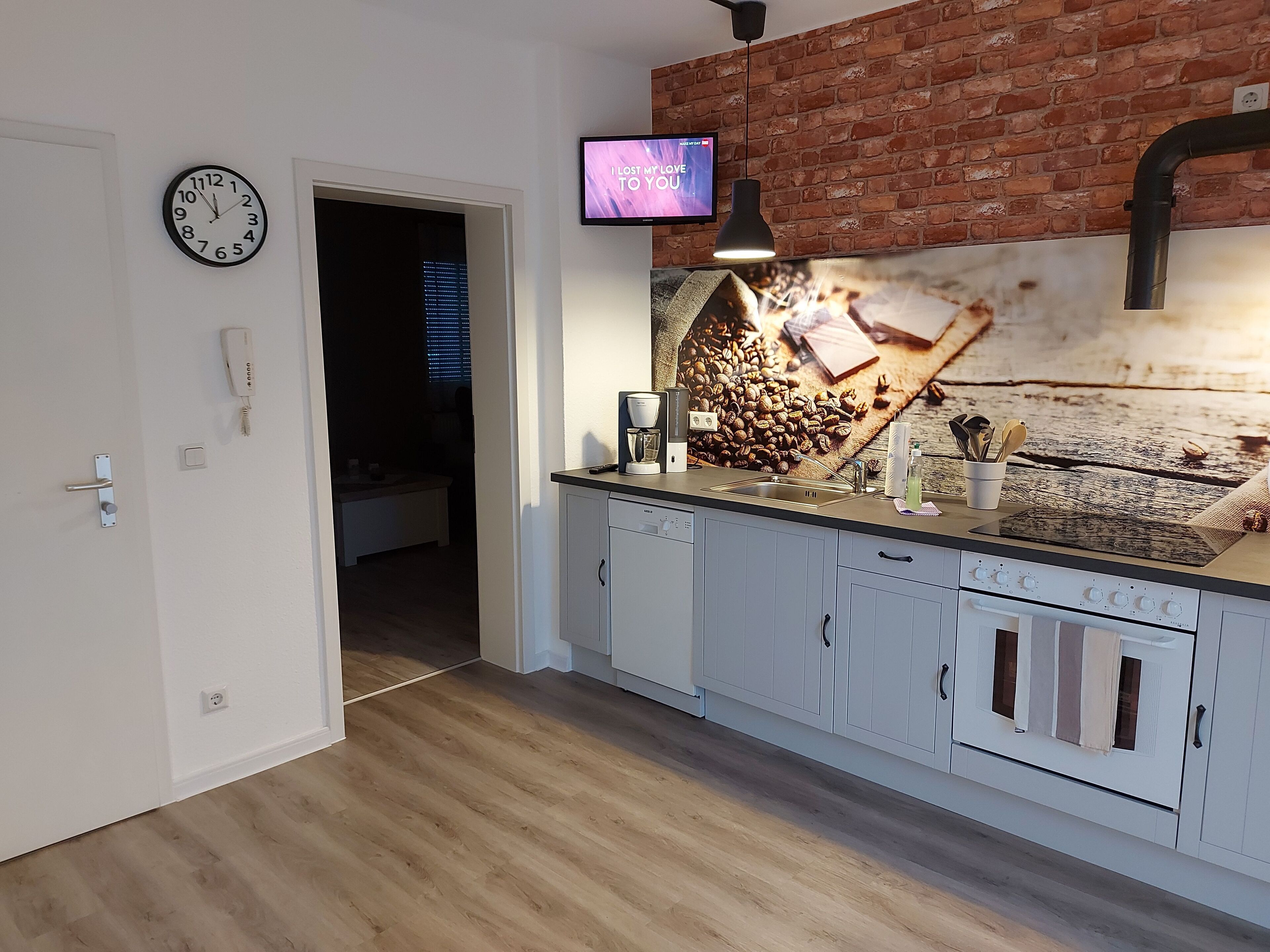 Kühlschrank, Mikrowelle, Ofen, Geschirrspüler