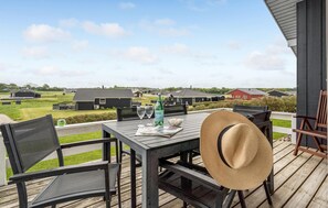 Outdoor dining - Beautiful home in Nordborg with sauna (Nordborg)
