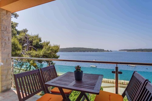 Holiday apartment only 30 m from the beach