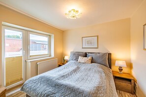 2 chambres, lit parapluie, Wi-Fi, draps fournis