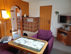 Télévision, cheminée