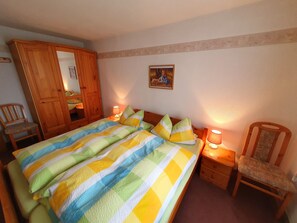 2 chambres, lit parapluie, Wi-Fi, draps fournis