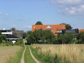 Unclassified image, 2 of 19, button