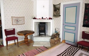 5 chambres, lit de bébé portatif