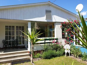 Unclassified image, 5 of 23, button