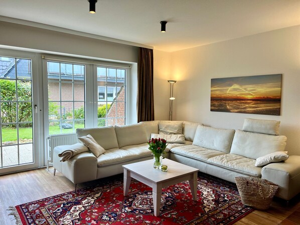 Unclassified image, 1 of 27, button