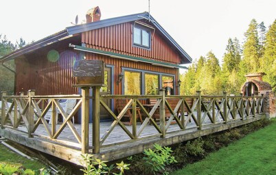 Stunning home in Skillingaryd with sauna