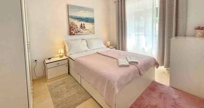 Holiday apartment 200 m from the beach