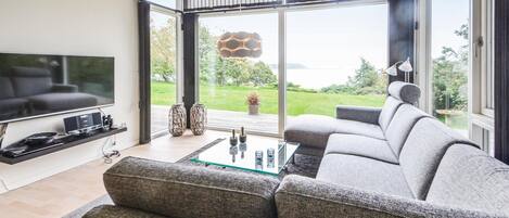 TV, peis og DVD-spiller