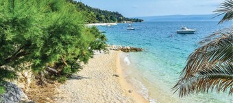 Strandappartement in Omis mit Meerblick