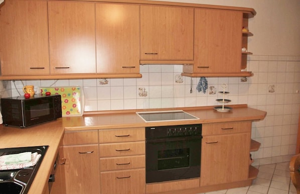 Frigorifero, microonde, forno, lavastoviglie