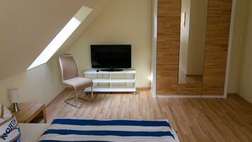 3 Schlafzimmer, Reisekinderbett, WLAN