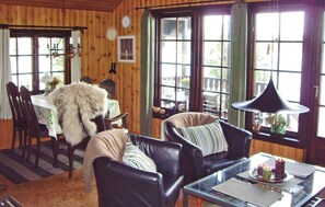 TV, fireplace, DVD player - Beautiful home in älmeboda (Älmeboda)