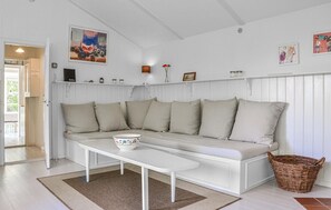 TV, fireplace, stereo