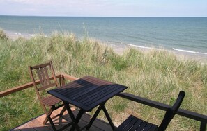 Outdoor dining - Lovely home in Strandby with WiFi (Strandby)